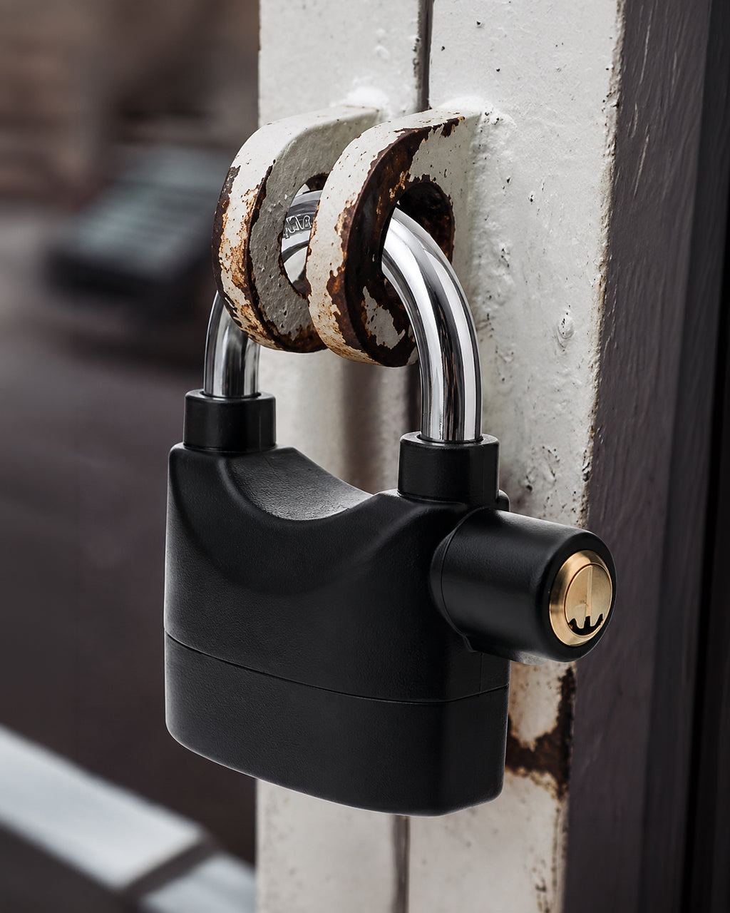 Candado con alarma integrada